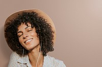 Woman wearing earphones background psd