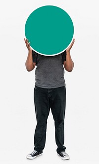 Man holding an empty round board