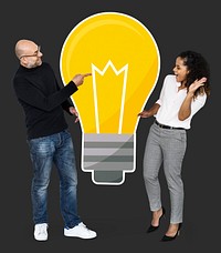 Two people with a light bulb icon
