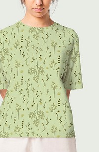 Women&rsquo;s green t-shirt mockup psd simple fashion studio shoot
