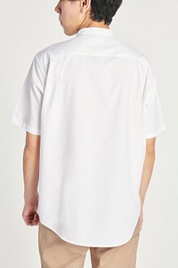 Men&#39;s white shirt mockup psd rear view
