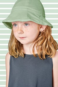 Bucket hat mockup psd on girl model