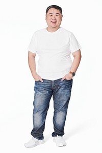 Men&#39;s white t-shirt and jeans plus size fashion psd mockup studio shot
