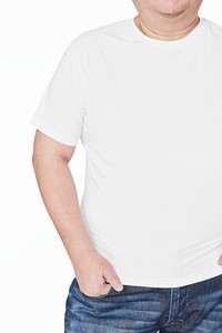 Men&#39;s white t-shirt and jeans plus size fashion mockup psd studio shot