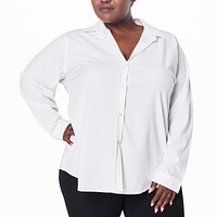 Attractive plus size women&rsquo;s white shirt mockup psd