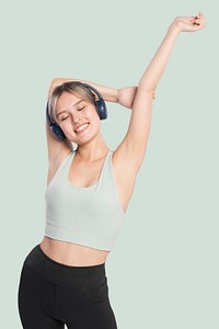 Woman mockup psd listening to music from headphones