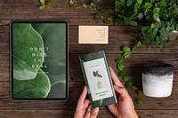 Device screen mockup psd in with online houseplant shop ads