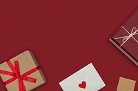 Valentines’ gifts border mockup psd with boxes and love letter