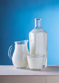 Picture of milk in jug and glasses. Original public domain image from Wikimedia Commons