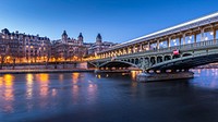 Pont Bir Hakeim, Paris. Original public domain image from Wikimedia Commons