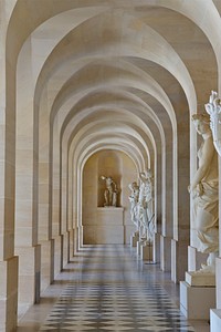 Vue de la Galerie Basse du Château de Versailles. Original public domain image from Wikimedia Commons