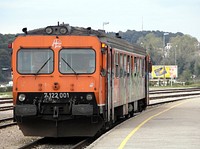 HŽ 7122 series train (Kalmar Verkstad Y1) in Pula, Croatia. Original public domain image from <a href="https://commons.wikimedia.org/wiki/File:7122_series_train_(9).JPG" target="_blank" rel="noopener noreferrer nofollow">Wikimedia Commons</a>