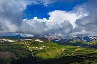 Trail Ridge Road Summit. Original public domain image from <a href="https://commons.wikimedia.org/wiki/File:Trail_Ridge_Road_Summit,_Estes_Park.jpg" target="_blank" rel="noopener noreferrer nofollow">Wikimedia Commons</a>