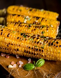 Freshly grilled corn on the cob. Original public domain image from <a href="https://commons.wikimedia.org/wiki/File:Grilled_Corn_(Unsplash).jpg" target="_blank" rel="noopener noreferrer nofollow">Wikimedia Commons</a>