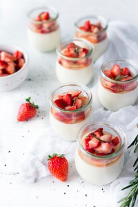 Panna Cotta. Original public domain image from Wikimedia Commons