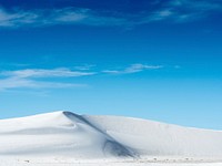 White Sands National Monument, United States. Original public domain image from <a href="https://commons.wikimedia.org/wiki/File:White_Sands_National_Monument,_United_States_(Unsplash_--lzOIJ-a4U).jpg" target="_blank" rel="noopener noreferrer nofollow">Wikimedia Commons</a>
