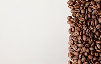 Coffee beans border, beige background psd