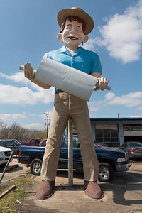 One of several "Muffler Men" across America.