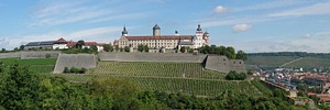 Die Festung Marienberg liegt oberhalb von Würzburg in Bayern.