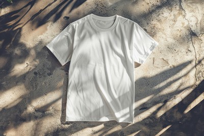 Flatlay realistic t-shirt mockup psd