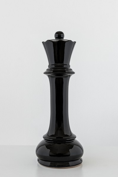 File:Glass chess pieces, king and queen.jpg - Wikimedia Commons