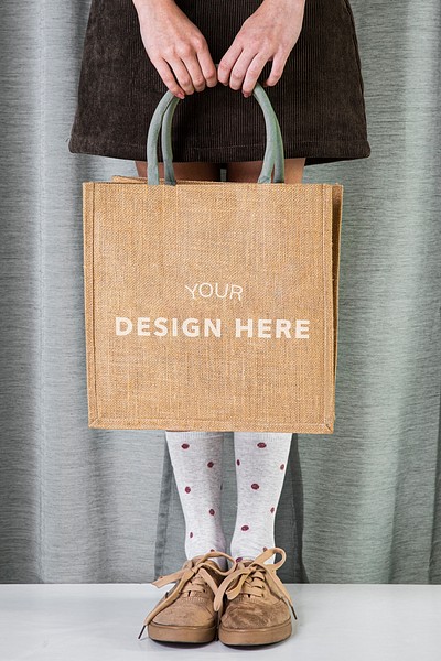 Premium PSD | Woman With Tote Bag Mockup