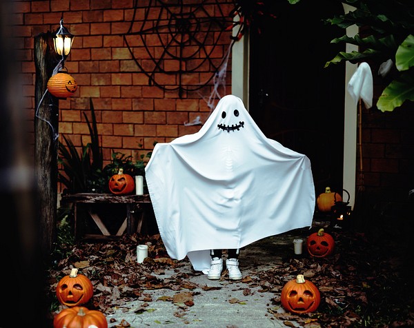 Ghost costume for Halloween party | Free Photo - rawpixel