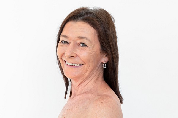 Nude senior woman smiling camera Premium Photo - rawpixel