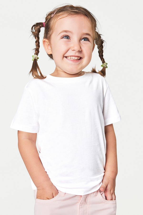 Psd girl's casual white t-shirt | Premium PSD Mockup - rawpixel