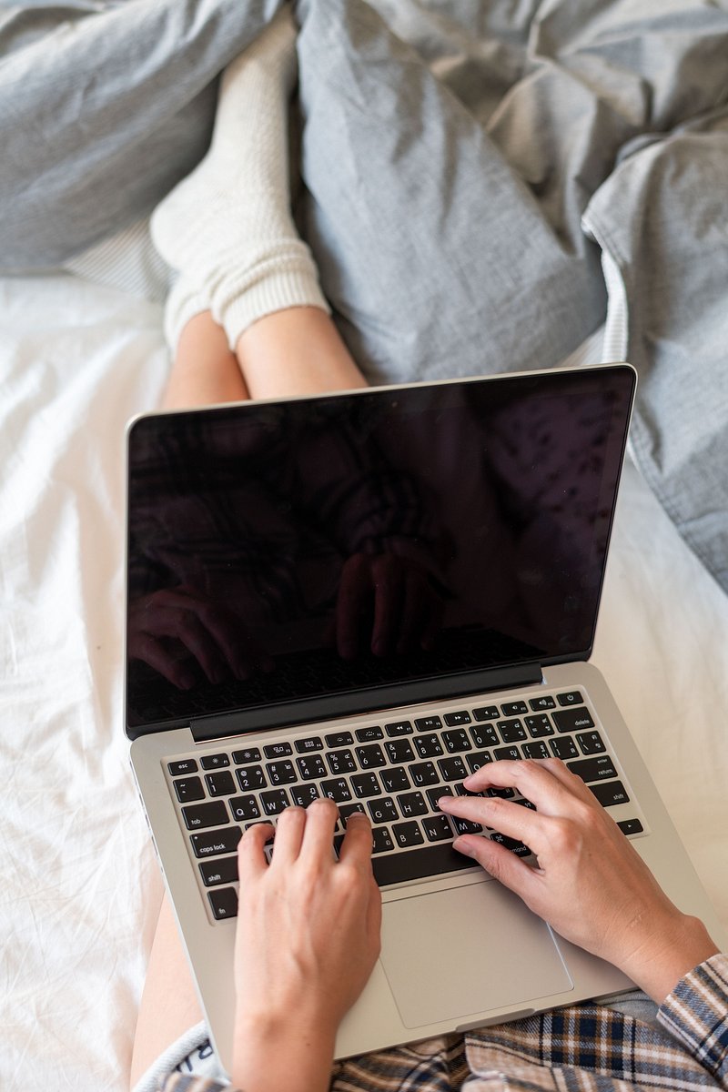 Hand+typed Woman Images | Free Photos, PNG Stickers, Wallpapers ...