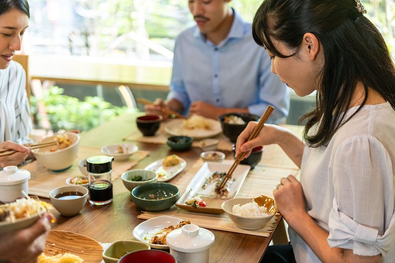 People+eating+at+table Man Images | Free Photos, PNG Stickers ...