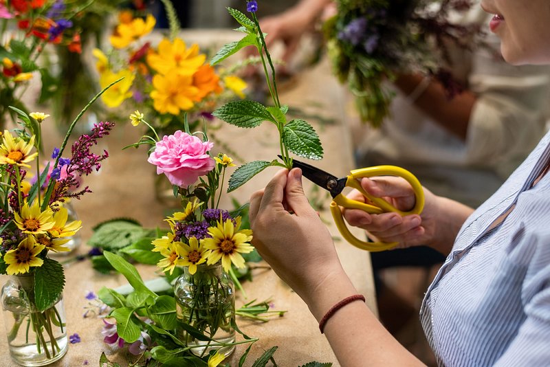 Woman+scissors Design Images | Free Photos, PNG Stickers, Wallpapers ...