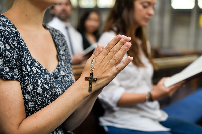 Women Pray Prayer Images | Free Photos, PNG Stickers, Wallpapers ...