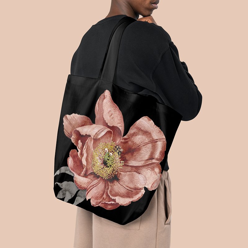 Premium PSD  Woman carrying a bouquet of flowers in a paper bag