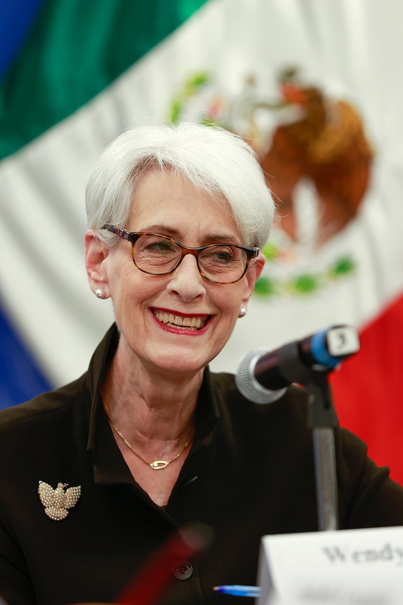 Roundtable Images Free Photos PNG Stickers Wallpapers Backgrounds 