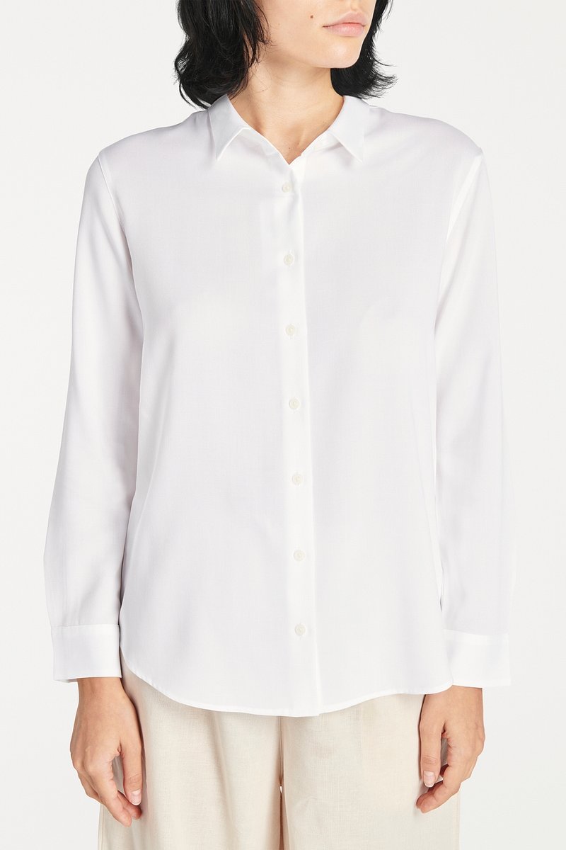 Women's minimal white shirt psd | Premium PSD Mockup - rawpixel