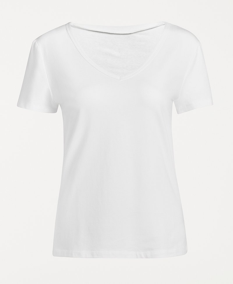 White t-shirt mockup on white | PSD - rawpixel