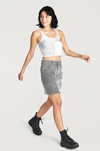 Png women&#39;s crop tank top outfit with black combat boots 