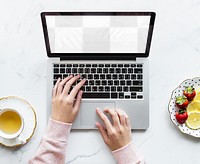 Laptop png mockup, breakfast concept 