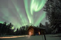 PNG aurora & cabin border, transparent background