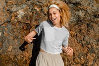 Png women&rsquo;s crop top mockup beach apparel photoshoot