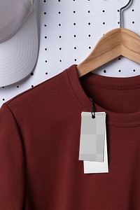 Clothing tag png mockup, simple apparel transparent design