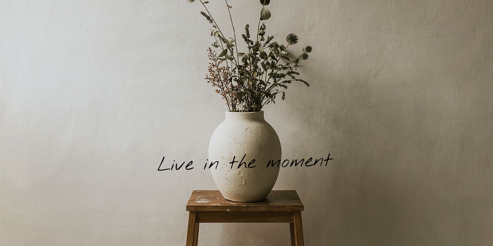 Houseplant aesthetic Twitter post template, live in the moment quote