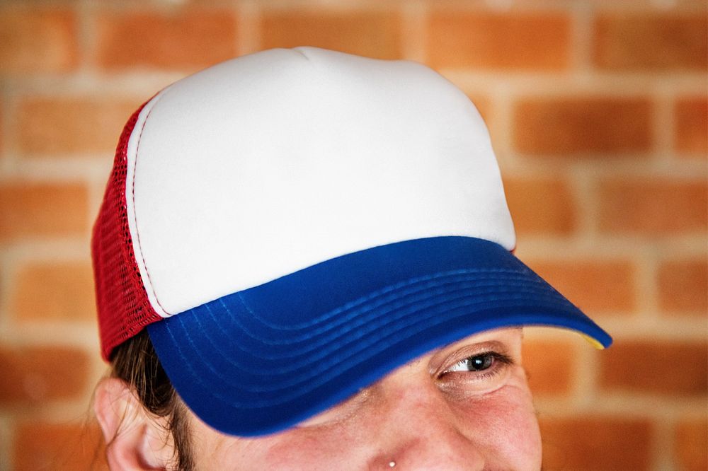 Cap mockup, man wearing snapback close up design