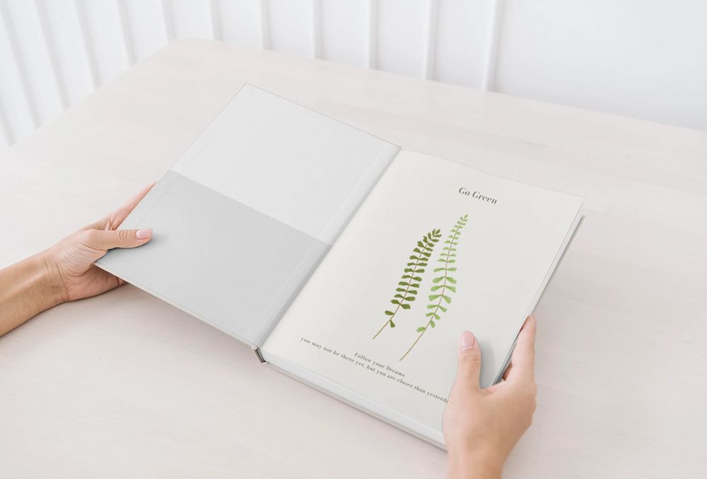 Open book mockup, editable design