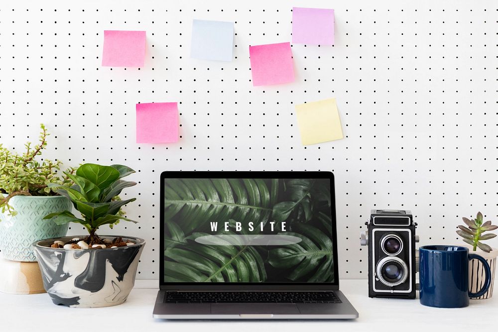 Laptop screen mockup, editable design