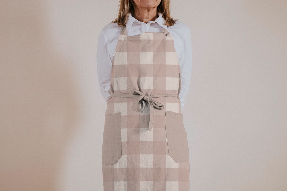 Apron mockup, women’s studio shoot 