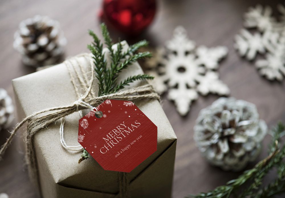 Gift box label mockup, editable design