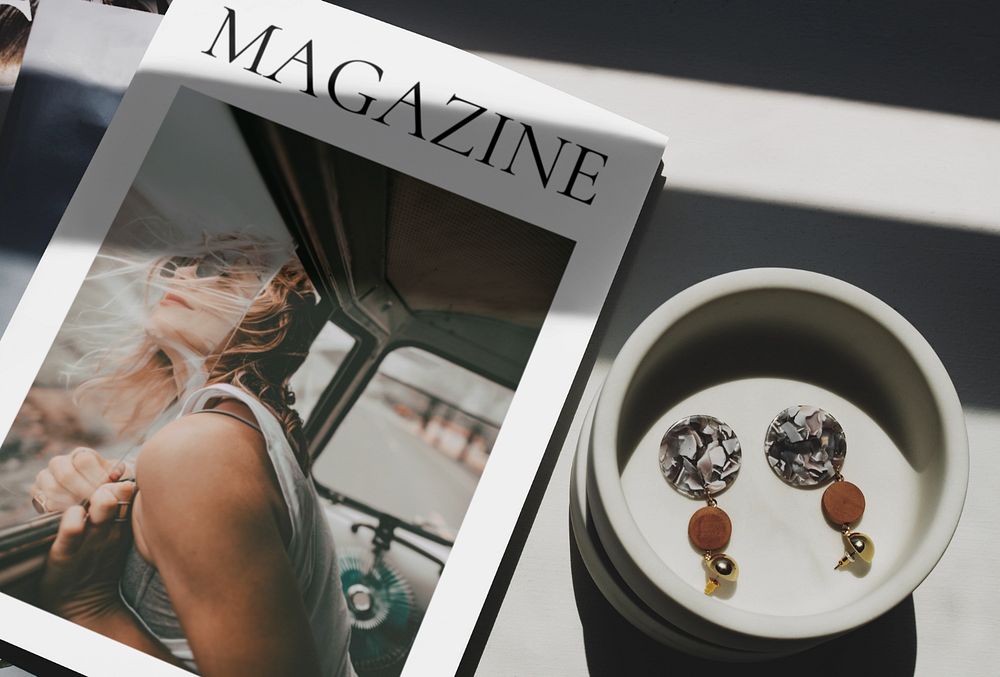 Editable magazine mockup and earrings