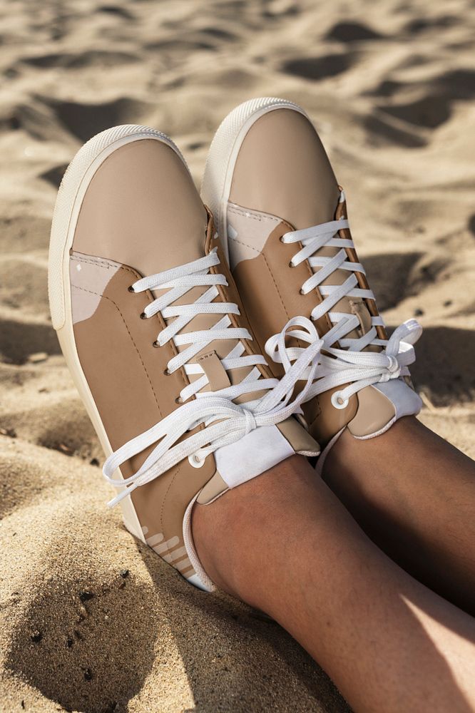 Editable canvas shoes mockup